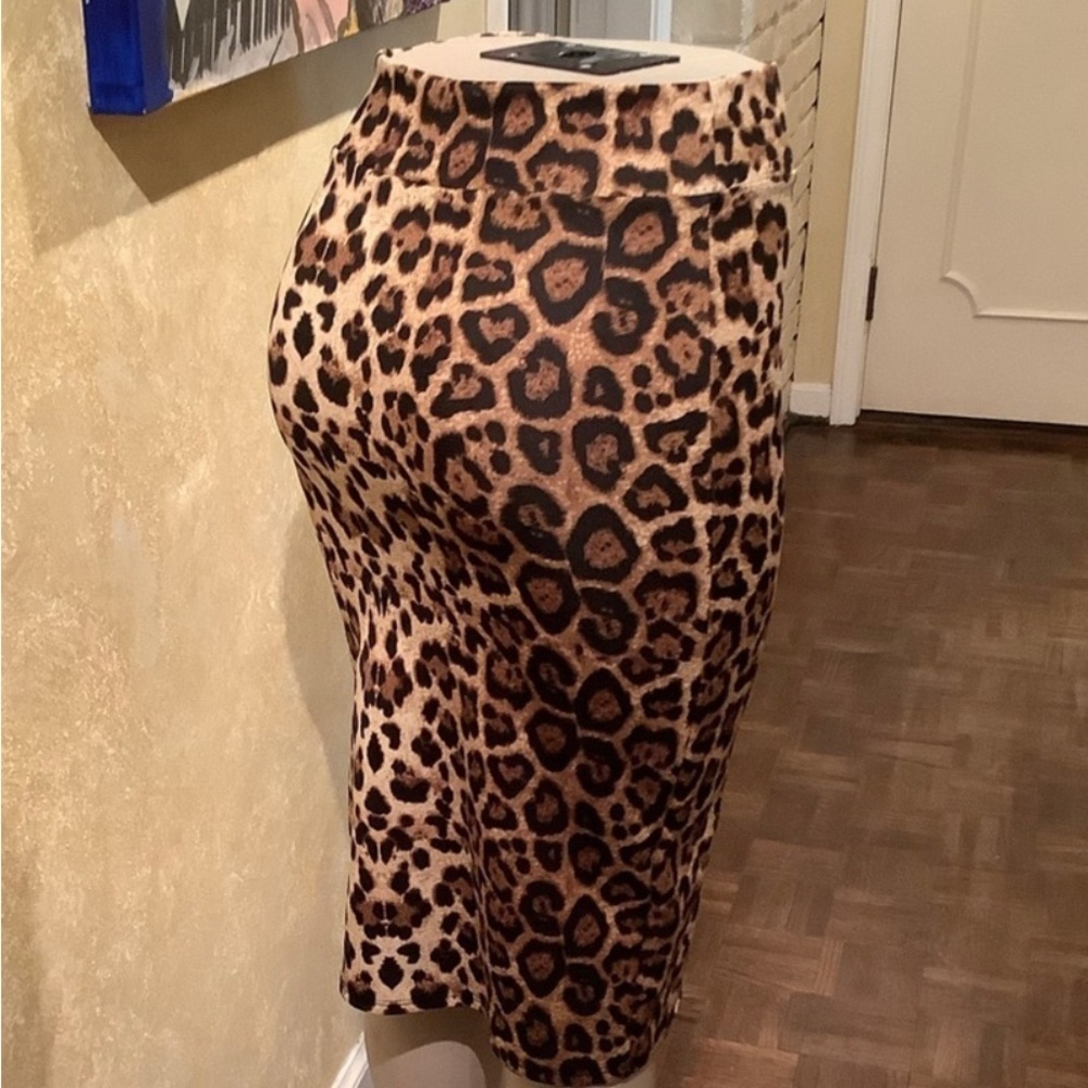 Hershe Leopard Pencil Skirt - Medium - Picture 2 of 2